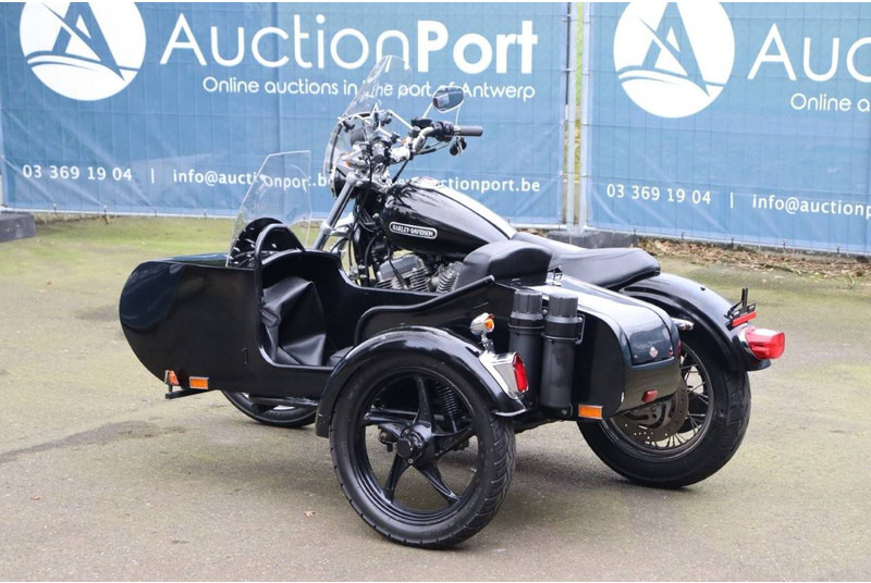 Harley-Davidson Sporster XL883 - Motocyclette: photos 3 Harley-Davidson Sporster XL883 - Motocyclette: photos 3