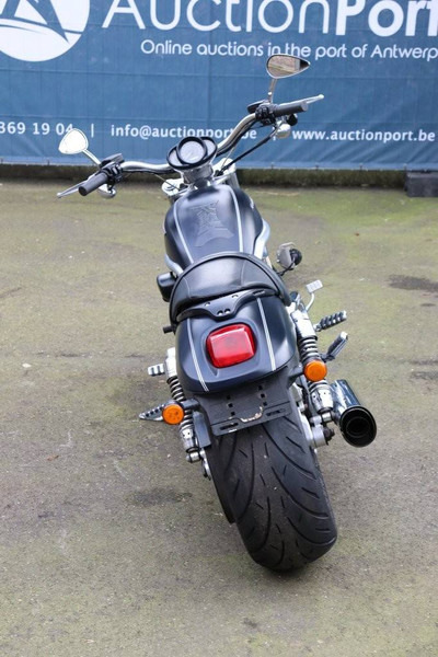 Harley-Davidson V-Rod VRSC - Motocyclette: photos 5 Harley-Davidson V-Rod VRSC - Motocyclette: photos 5