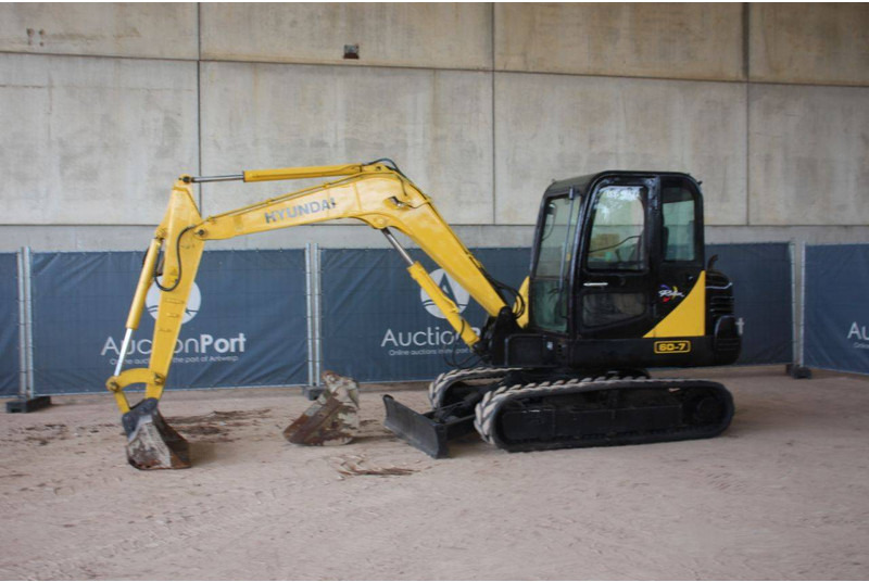 Hyundai R60-7 - Pelle sur chenille: photos 1 Hyundai R60-7 - Pelle sur chenille: photos 1