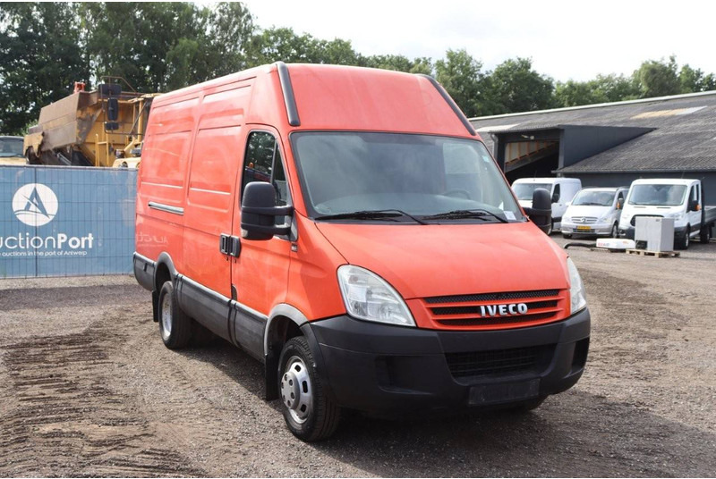 Fourgon utilitaire Iveco Daily 35J12B43A: photos 7