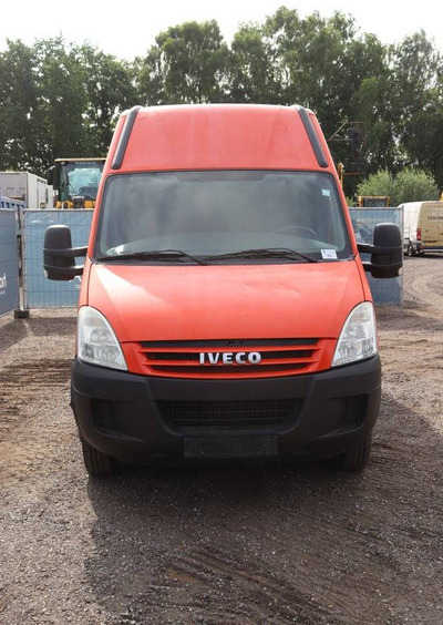 Fourgon utilitaire Iveco Daily 35J12B43A: photos 8
