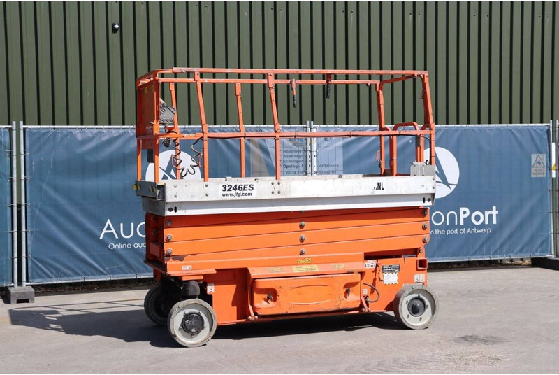 JLG 3246ES - Nacelle ciseaux: photos 1 JLG 3246ES - Nacelle ciseaux: photos 1