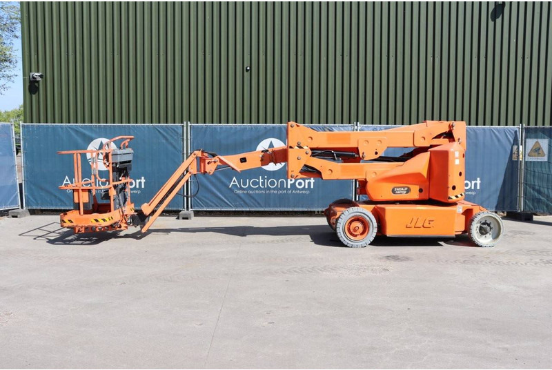 JLG E400AJPN - Nacelle articulée: photos 2 JLG E400AJPN - Nacelle articulée: photos 2