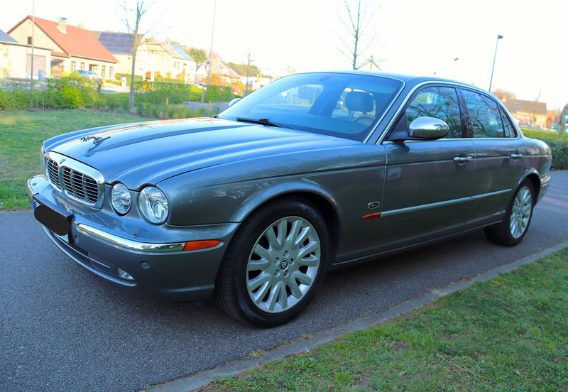 Jaguar XJ-6 3.0 Sovereign - Voiture: photos 1 Jaguar XJ-6 3.0 Sovereign - Voiture: photos 1