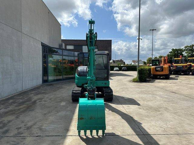 Kobelco SK55SRX-6 - Pelle sur chenille: photos 2 Kobelco SK55SRX-6 - Pelle sur chenille: photos 2