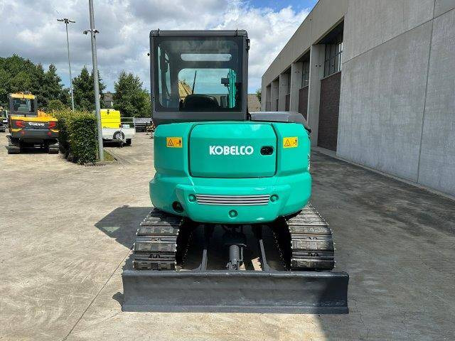 Kobelco SK55SRX-6 - Pelle sur chenille: photos 5 Kobelco SK55SRX-6 - Pelle sur chenille: photos 5