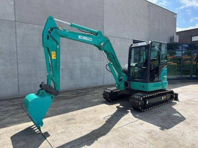 Kobelco SK55SRX-6 - Pelle sur chenille: photos 1 Kobelco SK55SRX-6 - Pelle sur chenille: photos 1