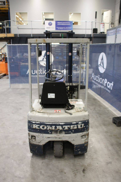 Komatsu FB13M-2 - Chariot élévateur électrique: photos 4 Komatsu FB13M-2 - Chariot élévateur électrique: photos 4