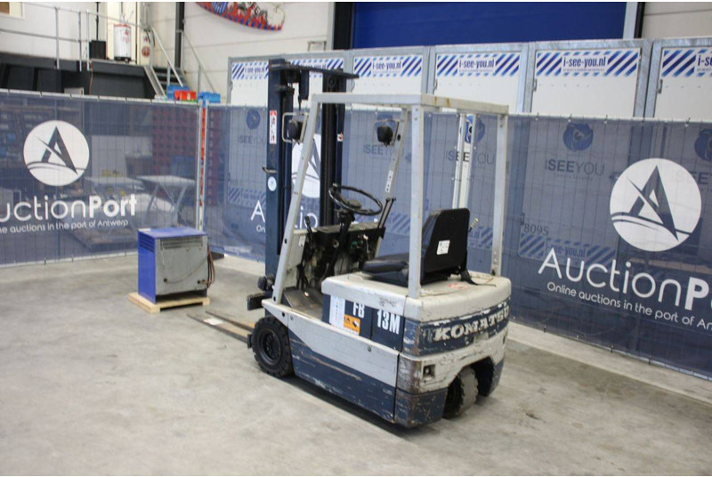 Komatsu FB13M-2 - Chariot élévateur électrique: photos 3 Komatsu FB13M-2 - Chariot élévateur électrique: photos 3