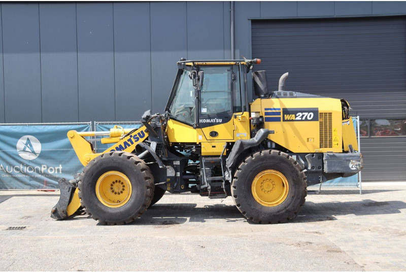Komatsu WA270 - Chargeuse sur pneus: photos 2 Komatsu WA270 - Chargeuse sur pneus: photos 2
