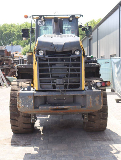Komatsu WA270 - Chargeuse sur pneus: photos 4 Komatsu WA270 - Chargeuse sur pneus: photos 4