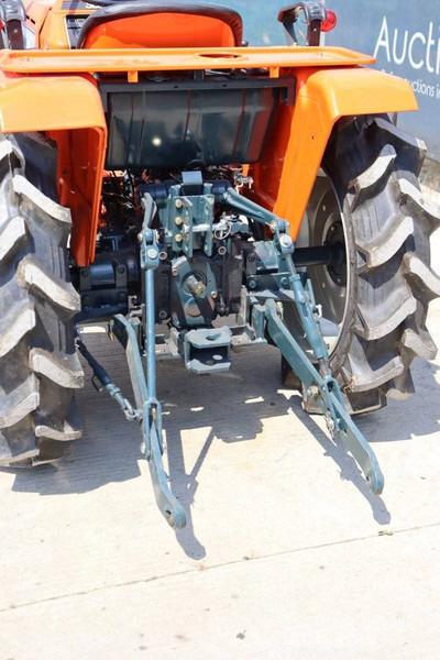 Tracteur agricole Kubota B1702DT: photos 12
