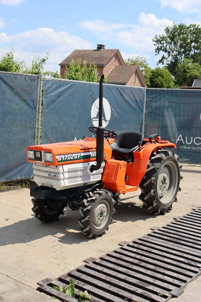 Tracteur agricole Kubota B1702DT: photos 8