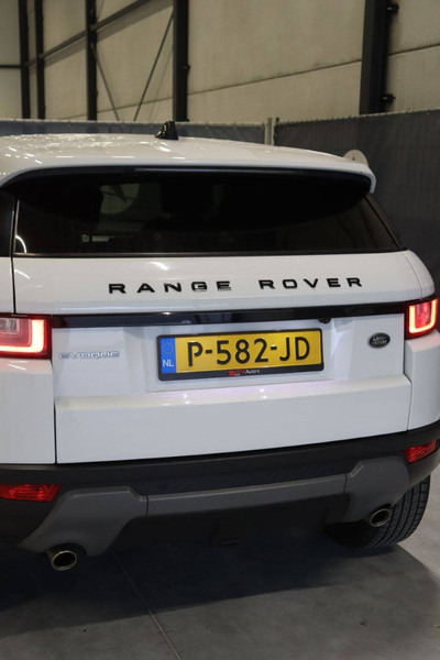 SUV Land Rover Range Rover Evoque: photos 16