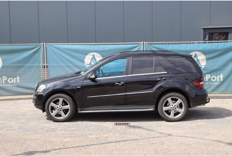Mercedes-Benz M-Klasse ML 320 CDI 4 MATIC - SUV: photos 2 Mercedes-Benz M-Klasse ML 320 CDI 4 MATIC - SUV: photos 2