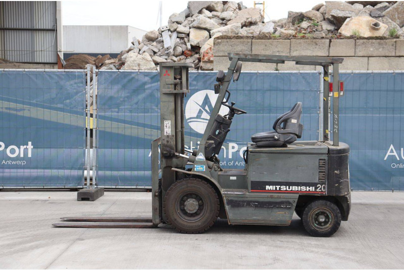 Mitsubishi FB20 - Chariot élévateur électrique: photos 2 Mitsubishi FB20 - Chariot élévateur électrique: photos 2