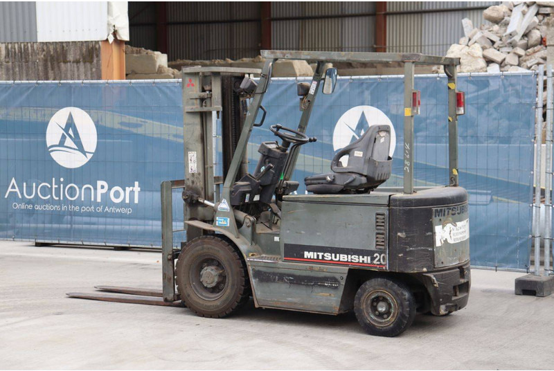 Mitsubishi FB20 - Chariot élévateur électrique: photos 3 Mitsubishi FB20 - Chariot élévateur électrique: photos 3