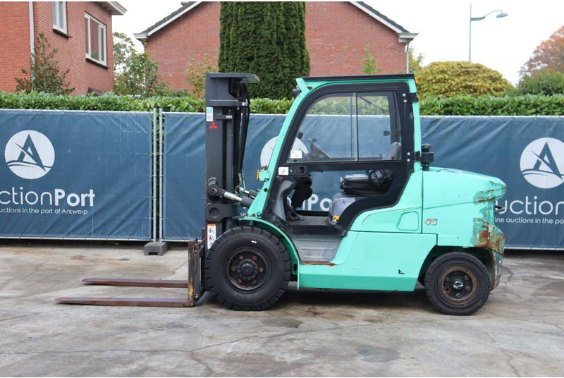 Mitsubishi FD45NT - Chariot élévateur diesel: photos 2 Mitsubishi FD45NT - Chariot élévateur diesel: photos 2