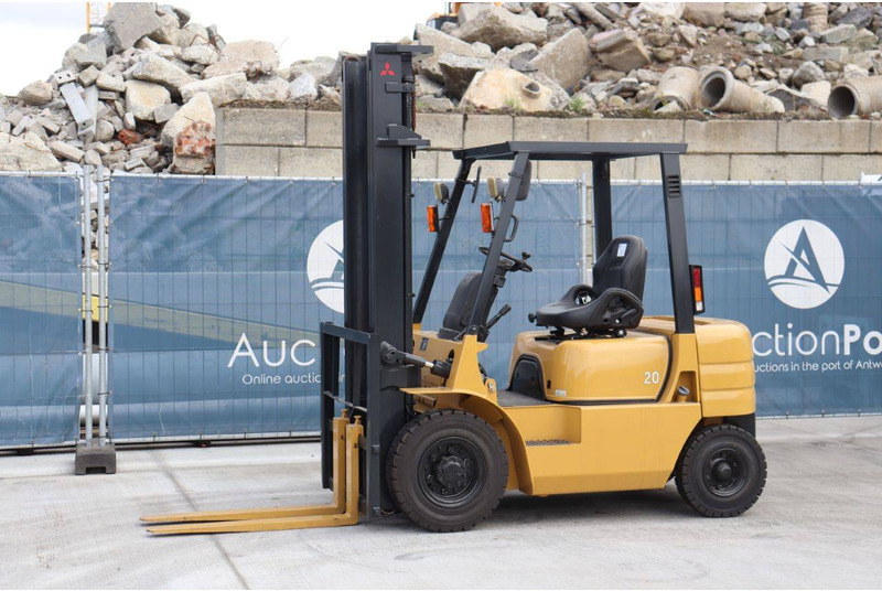 Mitsubishi FG20T - Chariot élévateur: photos 1 Mitsubishi FG20T - Chariot élévateur: photos 1