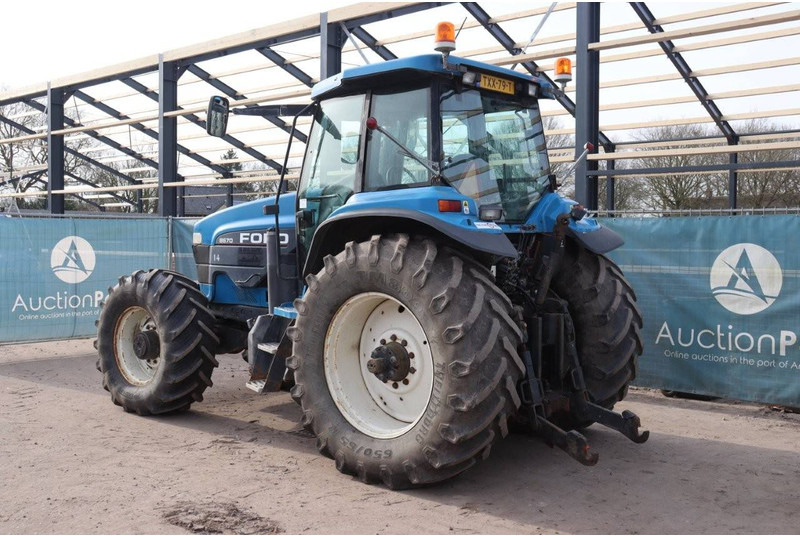 New Holland 8670 - Tracteur agricole: photos 3 New Holland 8670 - Tracteur agricole: photos 3