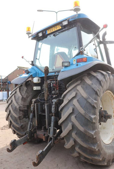 New Holland 8670 - Tracteur agricole: photos 5 New Holland 8670 - Tracteur agricole: photos 5