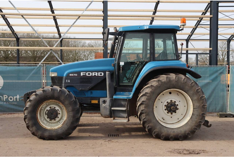 New Holland 8670 - Tracteur agricole: photos 2 New Holland 8670 - Tracteur agricole: photos 2