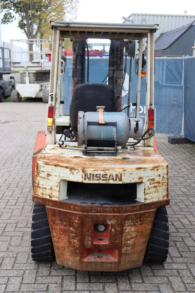 Nissan RHG02 A 30U - Chariot élévateur à gaz: photos 5 Nissan RHG02 A 30U - Chariot élévateur à gaz: photos 5