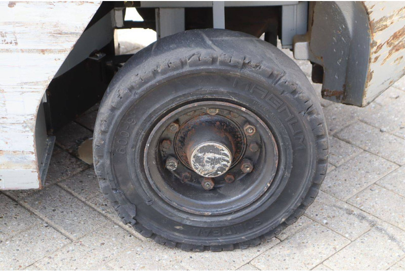 Chariot élévateur à gaz Nissan UD02A25PQ: photos 16