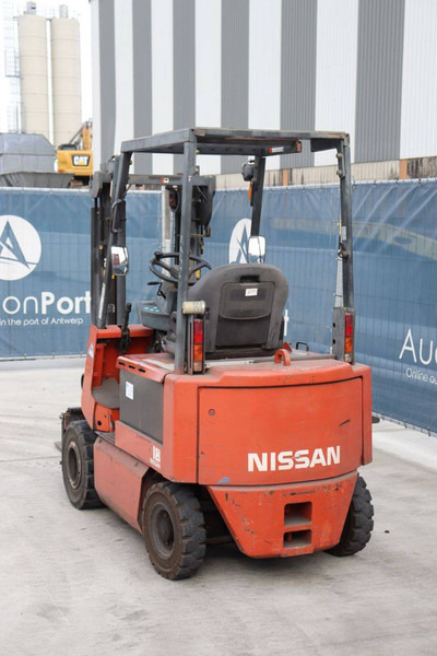 Nissan XP01 - Chariot élévateur électrique: photos 4 Nissan XP01 - Chariot élévateur électrique: photos 4