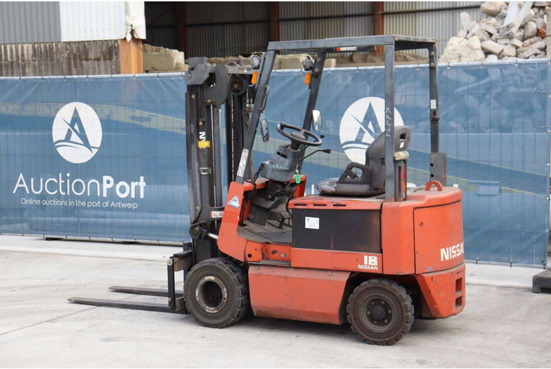 Nissan XP01 - Chariot élévateur électrique: photos 3 Nissan XP01 - Chariot élévateur électrique: photos 3