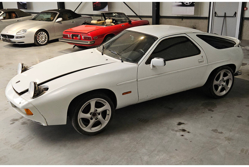Porsche 928 S Automatic - Berline: photos 2 Porsche 928 S Automatic - Berline: photos 2