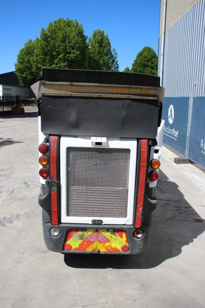 Schmidt Compact 200 Sweeper - Balayeuse de voirie: photos 4 Schmidt Compact 200 Sweeper - Balayeuse de voirie: photos 4