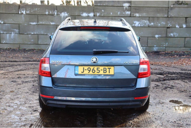 Škoda Octavia - Voiture: photos 5 Škoda Octavia - Voiture: photos 5