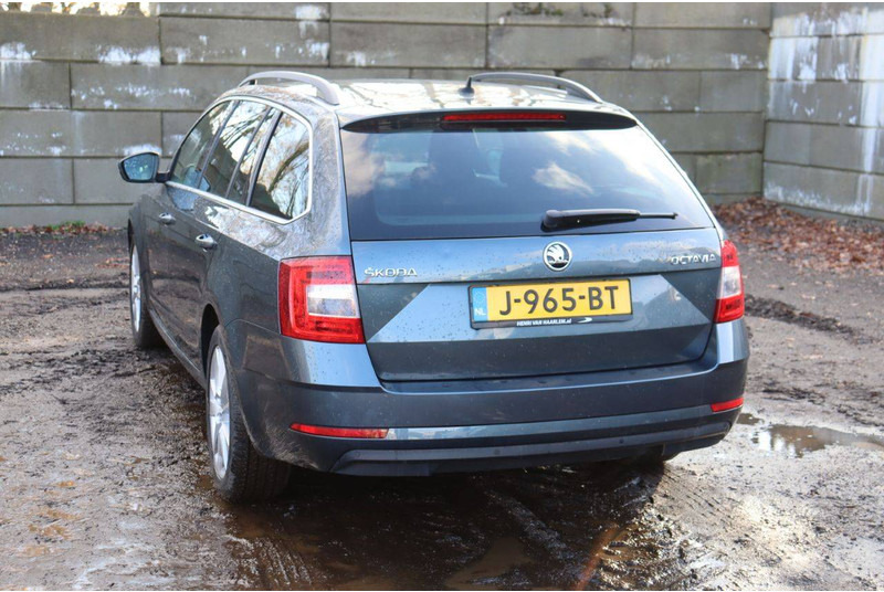 Škoda Octavia - Voiture: photos 4 Škoda Octavia - Voiture: photos 4