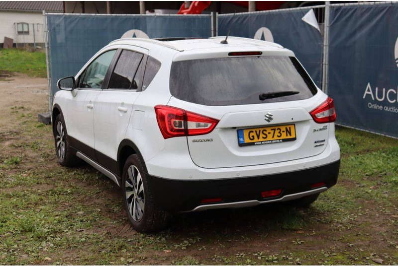 Suzuki SX4 - Berline: photos 4 Suzuki SX4 - Berline: photos 4