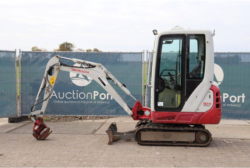 Takeuchi TB216 - Mini pelle: photos 2 Takeuchi TB216 - Mini pelle: photos 2