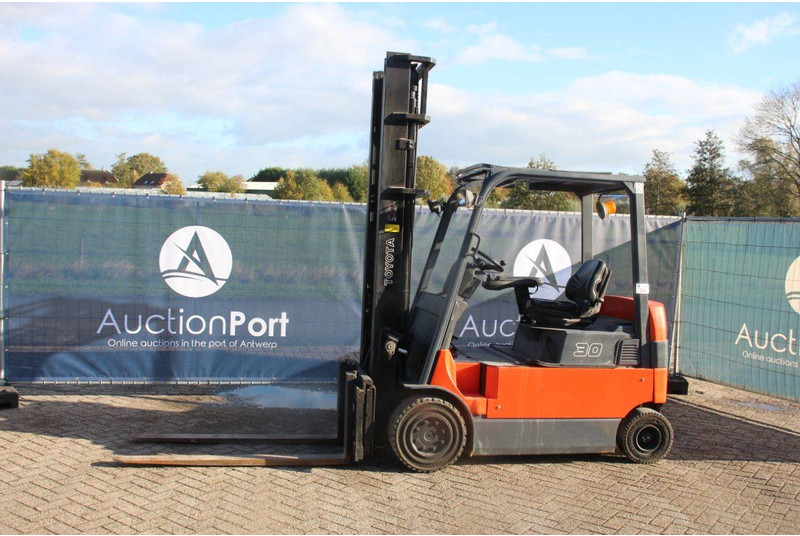 Toyota 7FBMF30 - Chariot élévateur électrique: photos 1 Toyota 7FBMF30 - Chariot élévateur électrique: photos 1