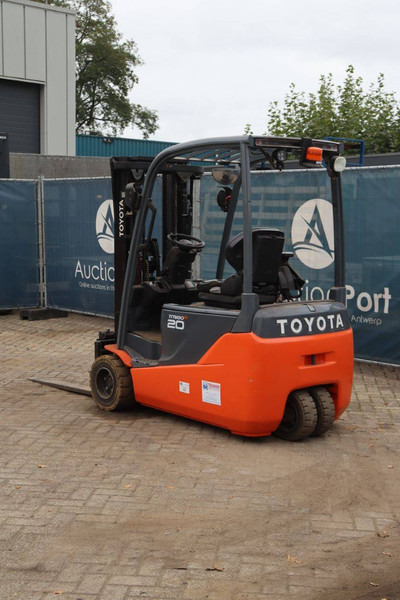 Toyota 8FBE20T - Chariot élévateur électrique: photos 4 Toyota 8FBE20T - Chariot élévateur électrique: photos 4