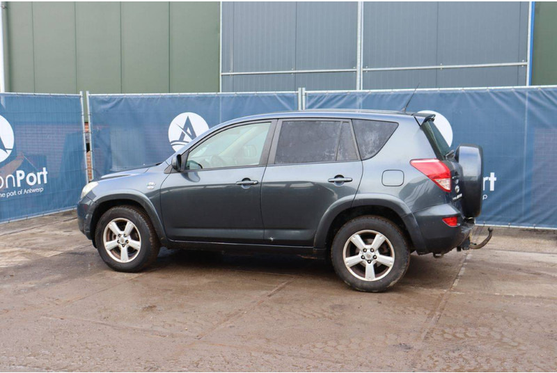 Toyota ALA30L-AWFGXW - SUV: photos 3 Toyota ALA30L-AWFGXW - SUV: photos 3