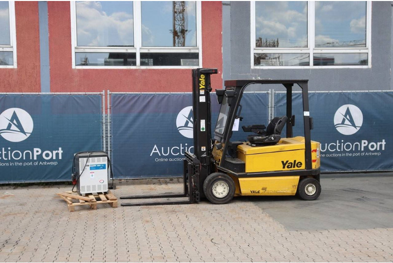 Yale ERP30ALF E2395 - Chariot élévateur électrique: photos 1 Yale ERP30ALF E2395 - Chariot élévateur électrique: photos 1