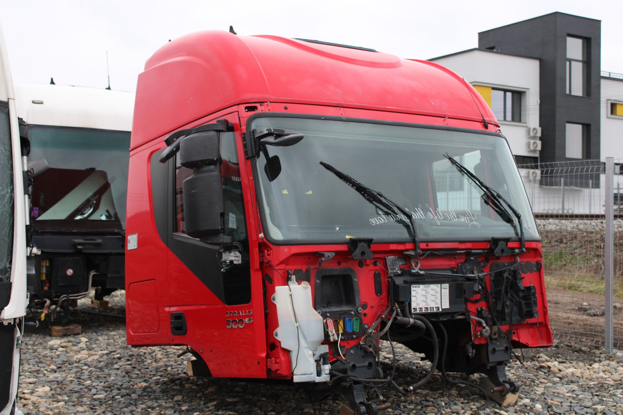 CABINA IVECO STRALIS HI-WAY - Cabine pour Camion: photos 3 CABINA IVECO STRALIS HI-WAY - Cabine pour Camion: photos 3