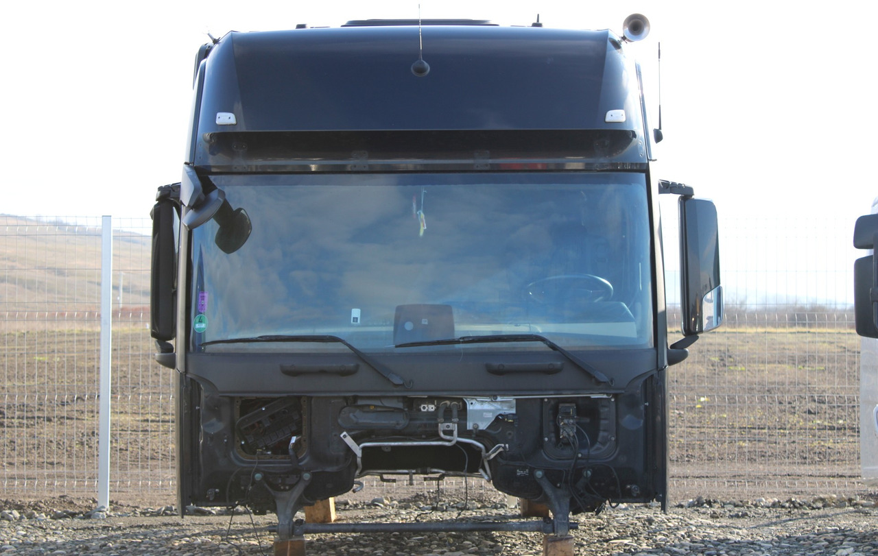 CABINA MERCEDES ACTROS MP4 GIGA SPACE - Cabine pour Camion: photos 1 CABINA MERCEDES ACTROS MP4 GIGA SPACE - Cabine pour Camion: photos 1