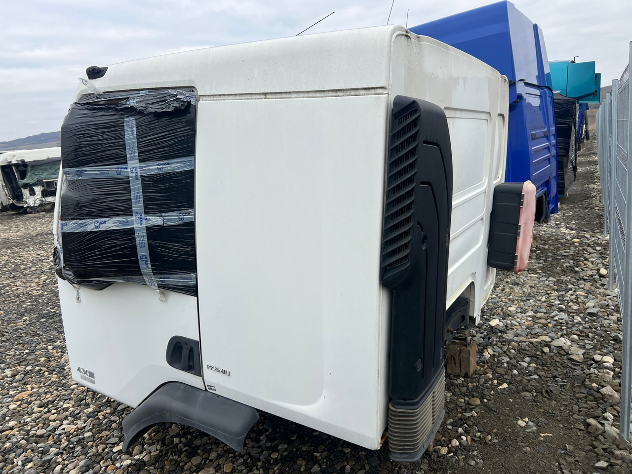 CABINA RENAULT PREMIUM SLEEPER CAB L2H1 - Cabine pour Camion: photos 4 CABINA RENAULT PREMIUM SLEEPER CAB L2H1 - Cabine pour Camion: photos 4