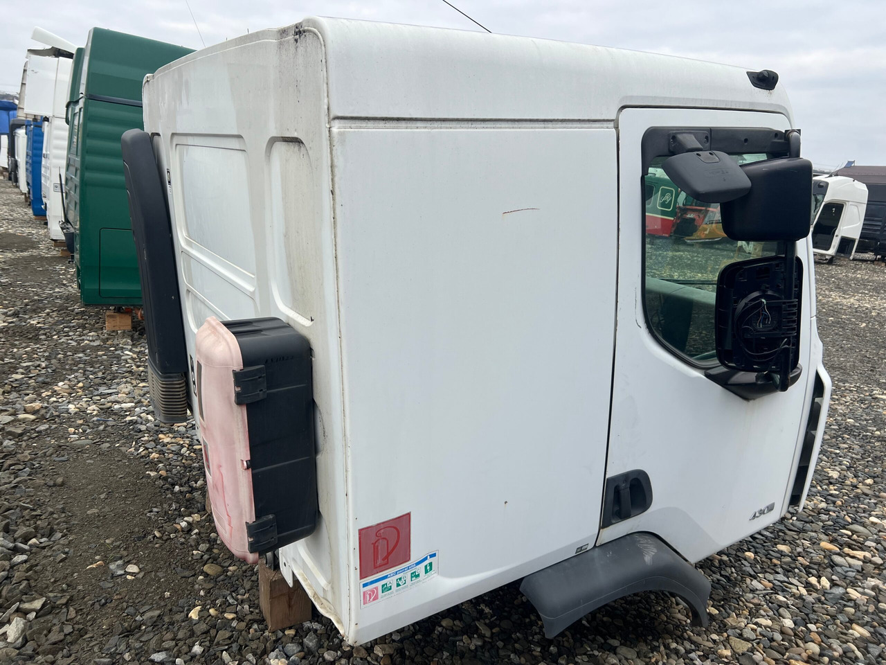 CABINA RENAULT PREMIUM SLEEPER CAB L2H1 - Cabine pour Camion: photos 5 CABINA RENAULT PREMIUM SLEEPER CAB L2H1 - Cabine pour Camion: photos 5