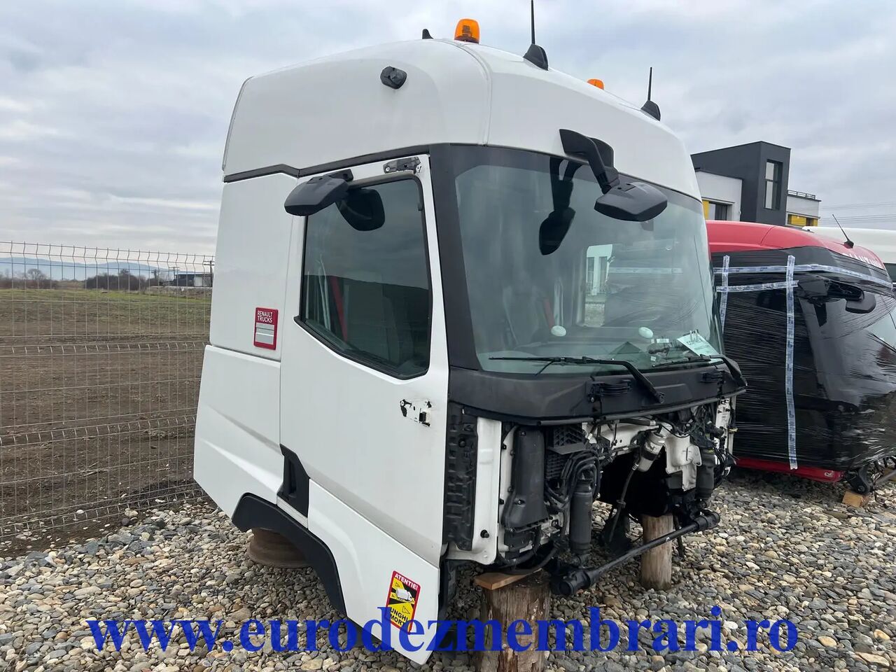 CABINA RENAULT T SLEEPER - Cabine pour Camion: photos 3 CABINA RENAULT T SLEEPER - Cabine pour Camion: photos 3