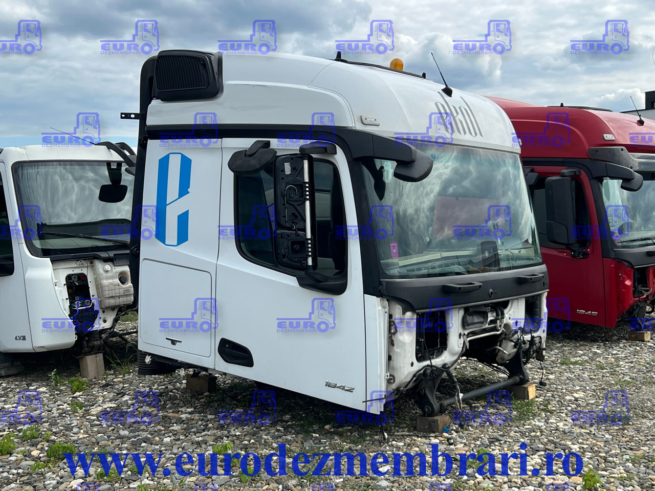 CABINA STREAMSPACE 2.5 MERCEDES ACTROS MP4 - Cabine pour Camion: photos 3 CABINA STREAMSPACE 2.5 MERCEDES ACTROS MP4 - Cabine pour Camion: photos 3