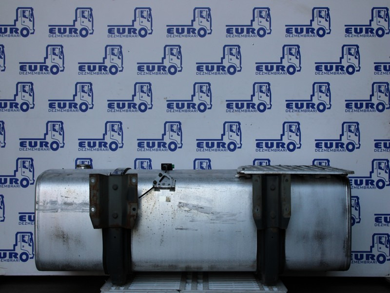 REZERVOR COMBUSTIBIL DAF XF106 690l L=198 CM l=68 CM H=63 CM 1945569 - Réservoir de carburant pour Camion: photos 2 REZERVOR COMBUSTIBIL DAF XF106 690l L=198 CM l=68 CM H=63 CM 1945569 - Réservoir de carburant pour Camion: photos 2