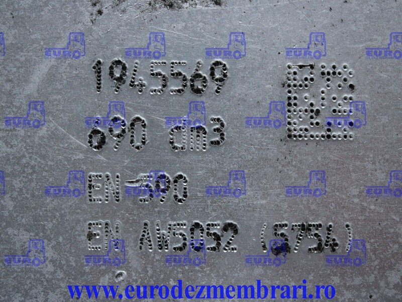 REZERVOR COMBUSTIBIL DAF XF106 690l L=198 CM l=68 CM H=63 CM 1945569 - Réservoir de carburant pour Camion: photos 3 REZERVOR COMBUSTIBIL DAF XF106 690l L=198 CM l=68 CM H=63 CM 1945569 - Réservoir de carburant pour Camion: photos 3