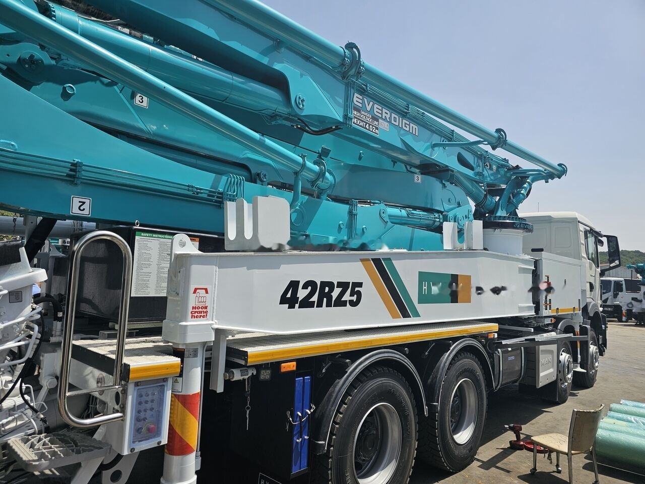 Mercedes-Benz New Everdigm ECP 42 CX 5 ECP 42 CX5 on chassis - Camion pompe: photos 3 Mercedes-Benz New Everdigm ECP 42 CX 5 ECP 42 CX5 on chassis - Camion pompe: photos 3