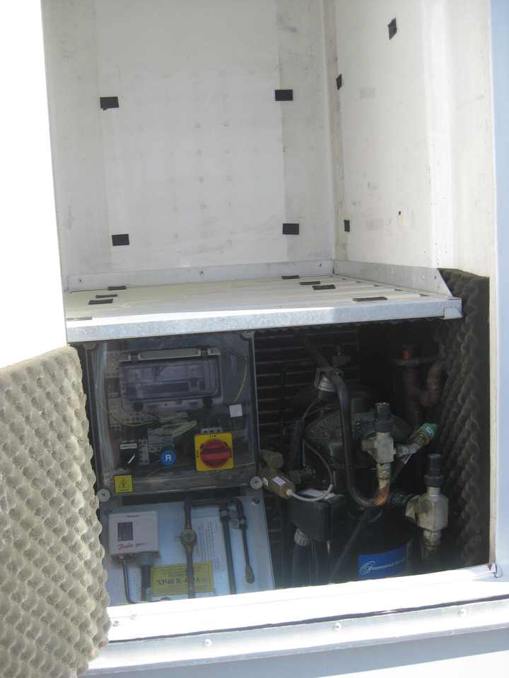 Camión heladero 3500kg MERCEDES SPRINTER - Utilitaire frigorifique: photos 5 Camión heladero 3500kg MERCEDES SPRINTER - Utilitaire frigorifique: photos 5